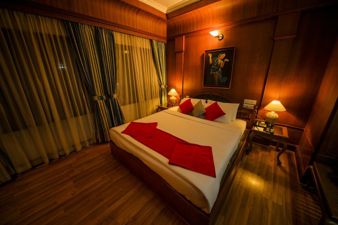 The Renai Cochin Hotel Kochi Kültér fotó