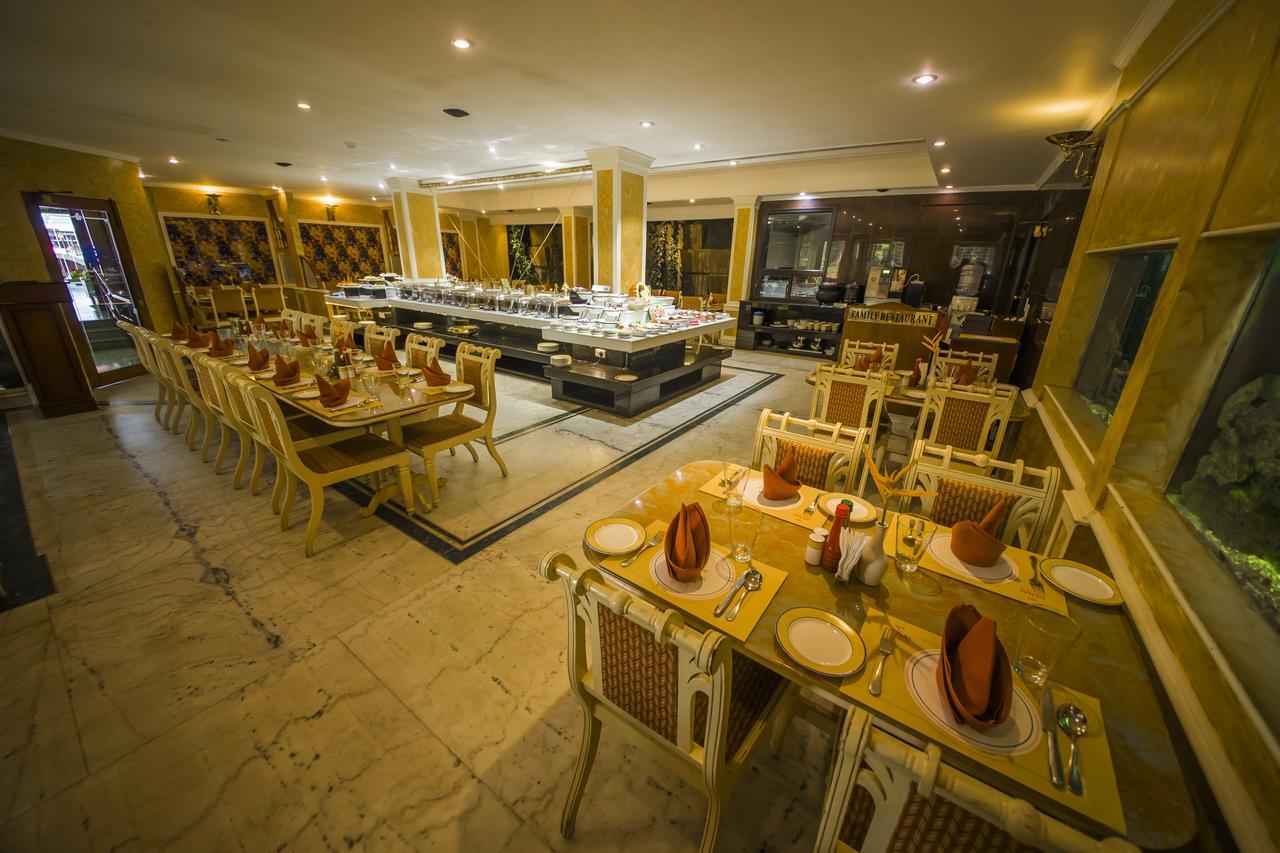 The Renai Cochin Hotel Kochi Kültér fotó