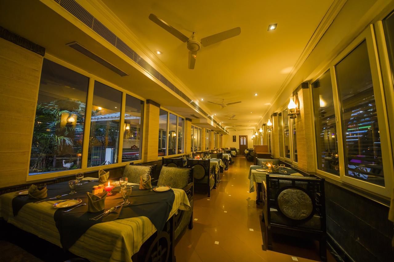 The Renai Cochin Hotel Kochi Kültér fotó