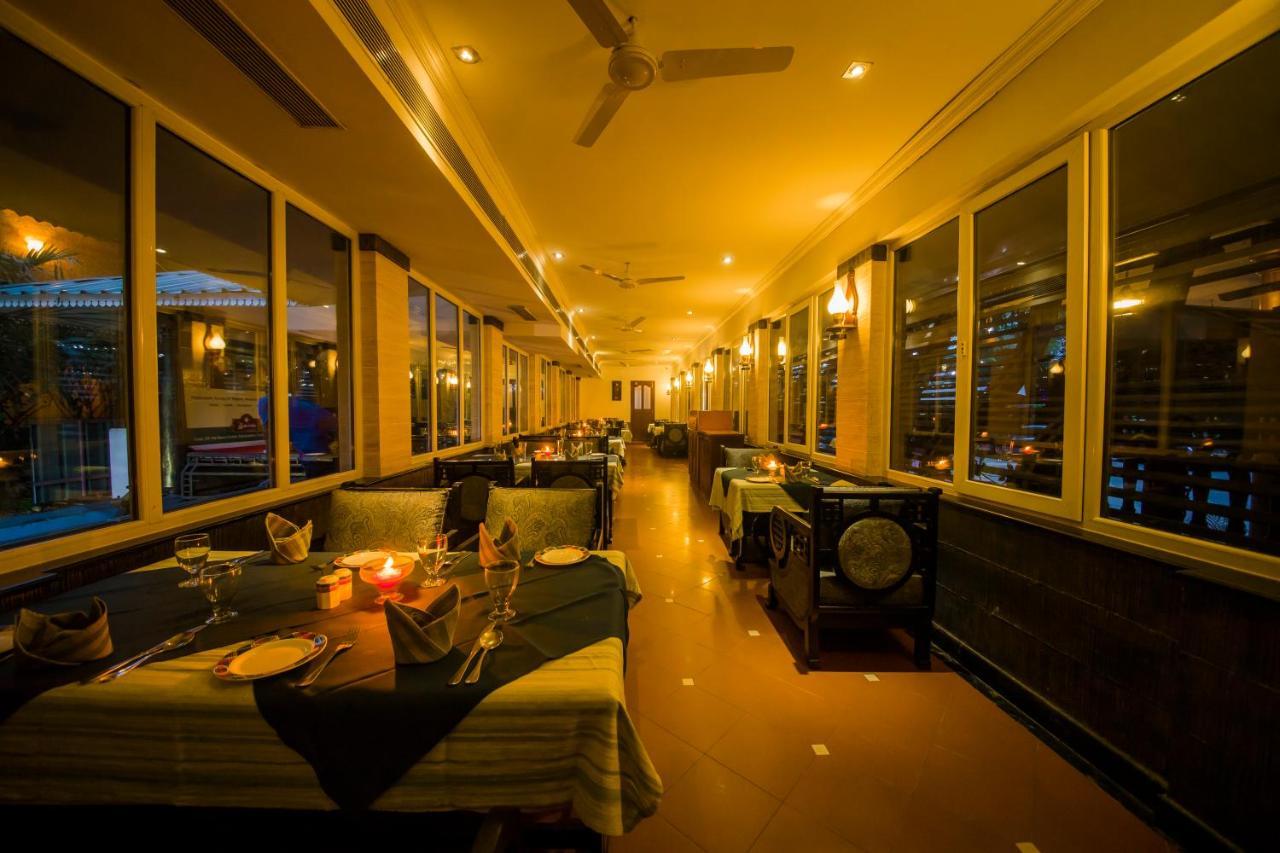 The Renai Cochin Hotel Kochi Kültér fotó