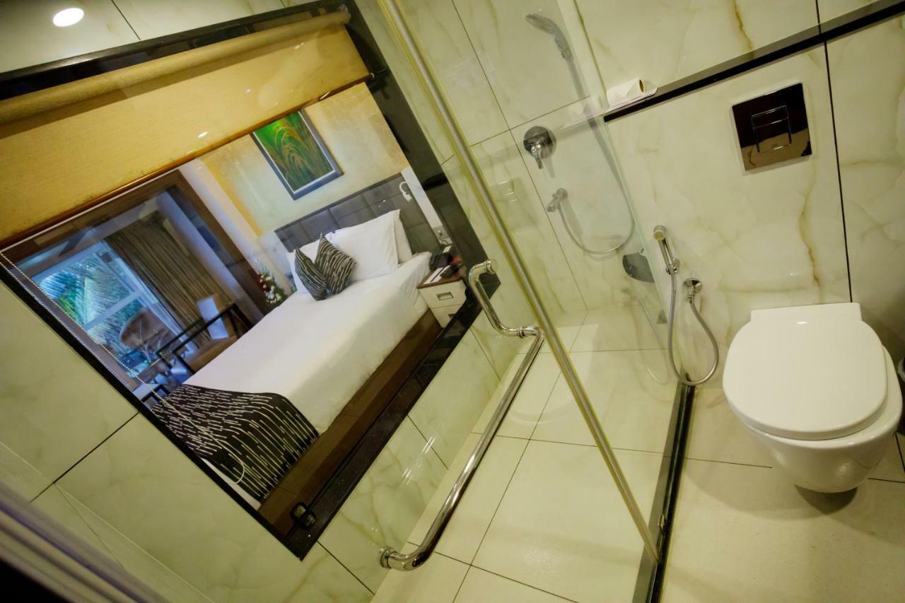 The Renai Cochin Hotel Kochi Kültér fotó